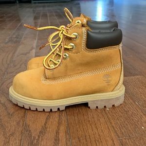 Kids Timberland boots size 8